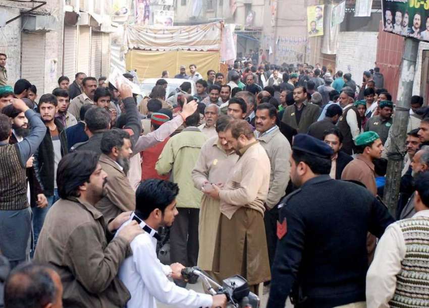 راولپنڈی: بلدیاتی انتخابات کے دوران ڈھوک رتہ یو سی 2میں پولنگ ..