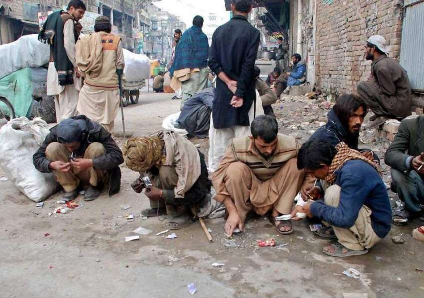 راولپنڈی: تھانہ بنی کی حدود میں جامع مسجد روڈ پر منشیات کے ..