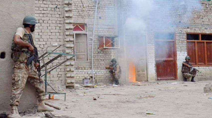 راولپنڈی: آپریشن ضرب عنصب کے دوران پاک فوج کے جوان دہشت گردوں ..