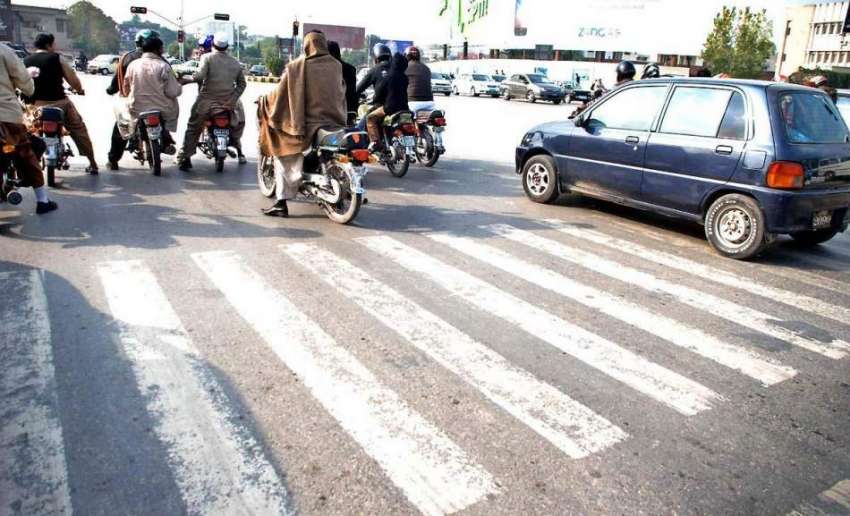 روالپنڈی: ٹریفک پولیس کی شہریوں کو آگاہی نہ ہونے کے باعث ..
