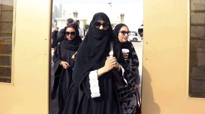 سعودی عرب کی تاریخ میں پہلی مرتبہ خواتین ووٹ کاسٹکرنے کے ..