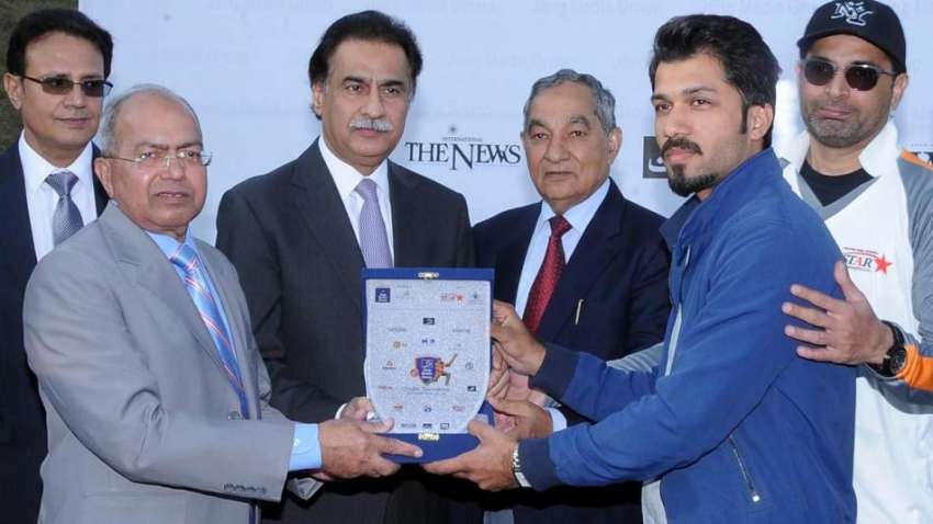 اسلام آباد: سپیکر قومی اسمبلی ایازصادق جیتنے والی ٹیم کے ..