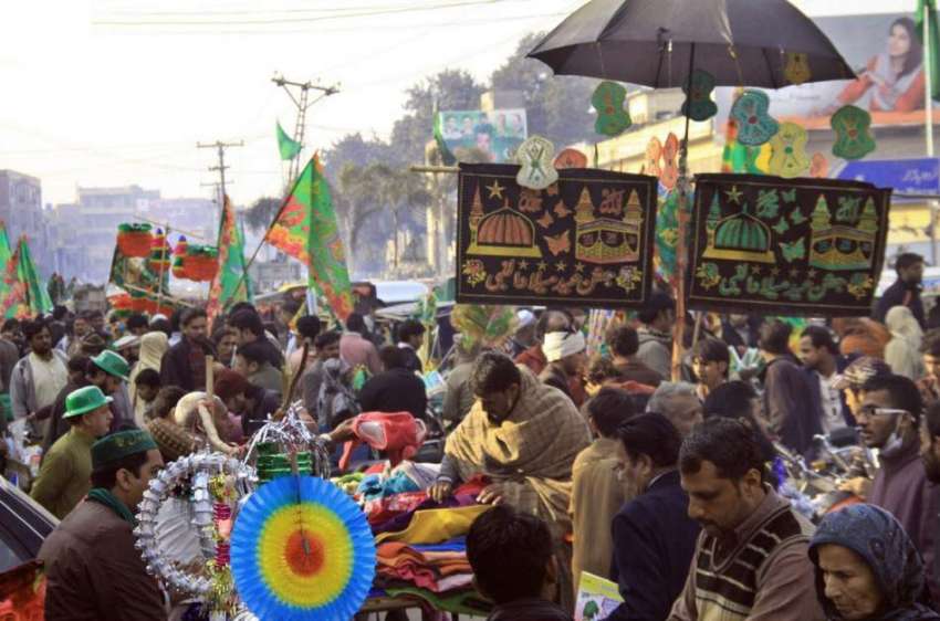 لاہور: اردو بازار میں جشن عید ملاد النبی (ص) کی مناسبت سے ..