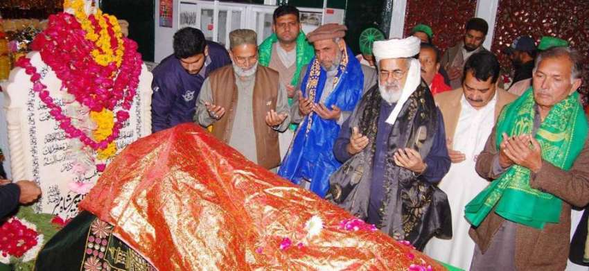 لاہور: حضرت میاں میر (رح) کے عرس کے موقع پر پیر سید ناظم حسین ..