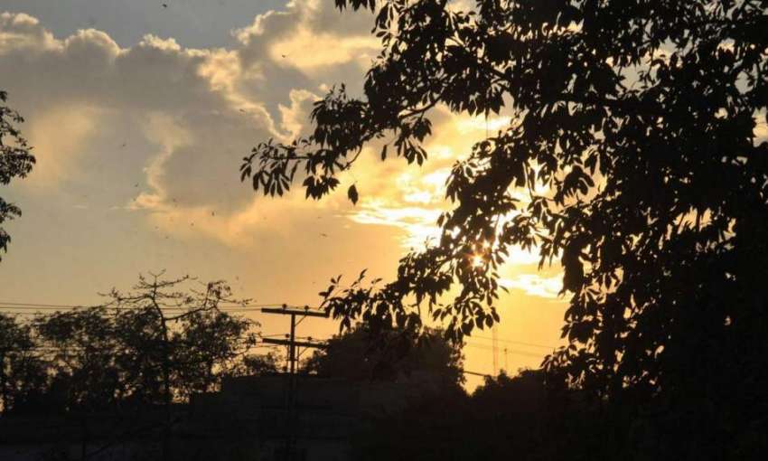 لاہور: صوبائی دارلحکومت میں شام کے وقت غروب آفتاب کا خوبصورت ..