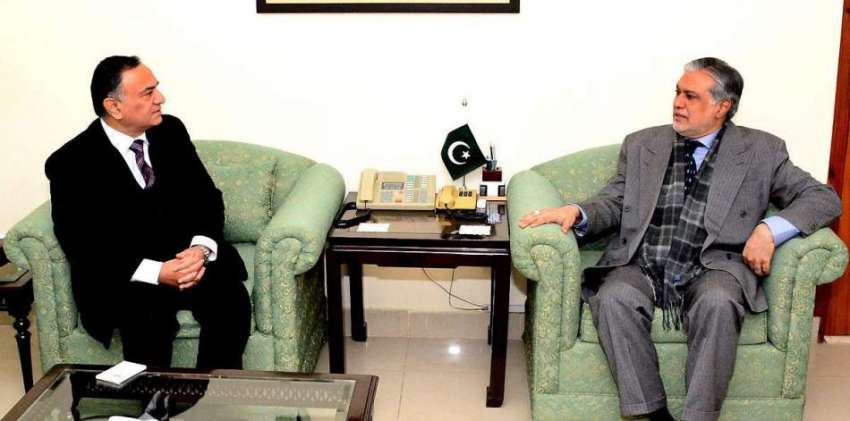 اسلام آباد: وزیر خزانہ سینیٹر اسحاق ڈار سے ایگزیکٹو ڈائریکٹر ..