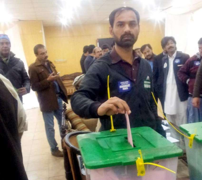 اسلام آباد: راولپنڈی اسلام آباد پریس کلب کے الیکشن کے دوران ..