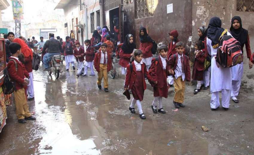 لاہور: باغبانپورہ مادھولال حسین شاہ روڈ پر مقامی سکول کے ..