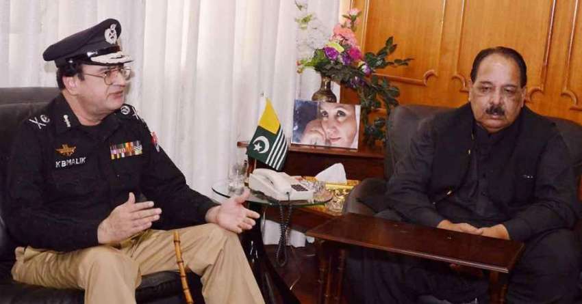 مظفر آباد: وزیر اعظم آزاد کشمیر چوہدری عبدالمجید سے ملک ..