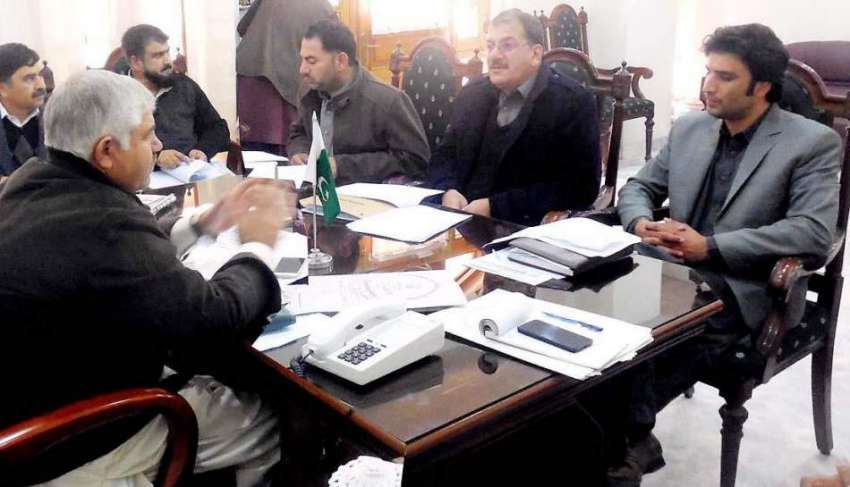 پشاور: خیبر پختونخوا کے وزیر محمود خان سوات میں جاری ترقیاتی ..