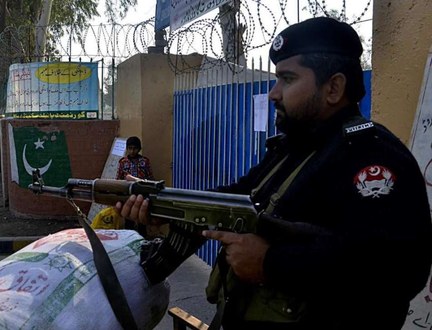 لاہور: صوبائی دارالحکومت میں دہشت گردی کے پیش نظر سکولوں ..