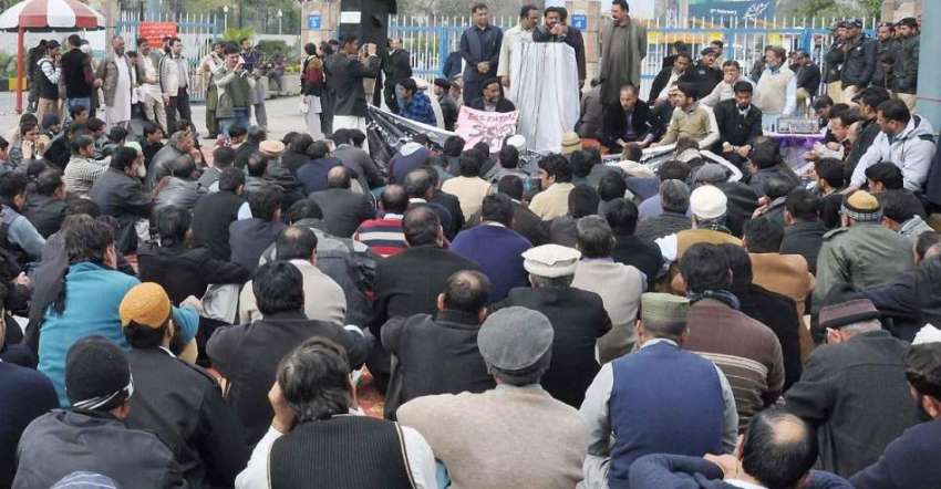 راولپنڈی: پی آئی اے ملازمین بے نظیر انٹر نیشنل ائیر پورٹ ..