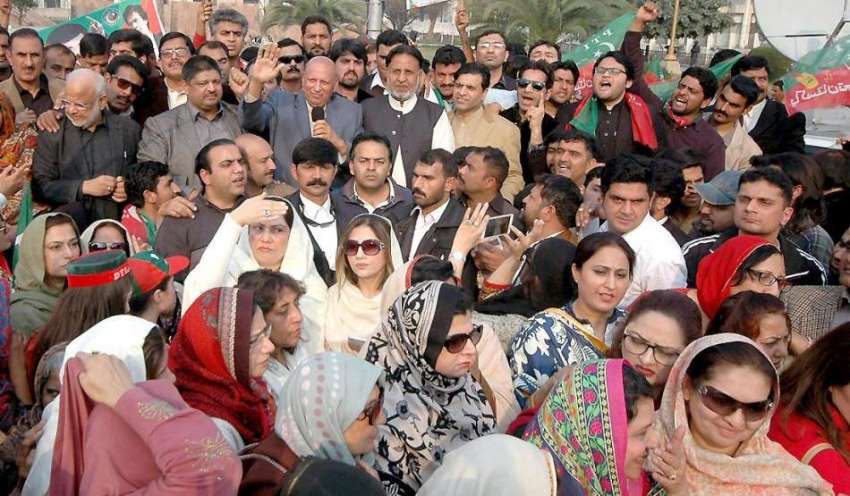 لاہور: تحریک انصاف کے زیر اہتمام حکومتی پالیسیوں کے خلاف ..