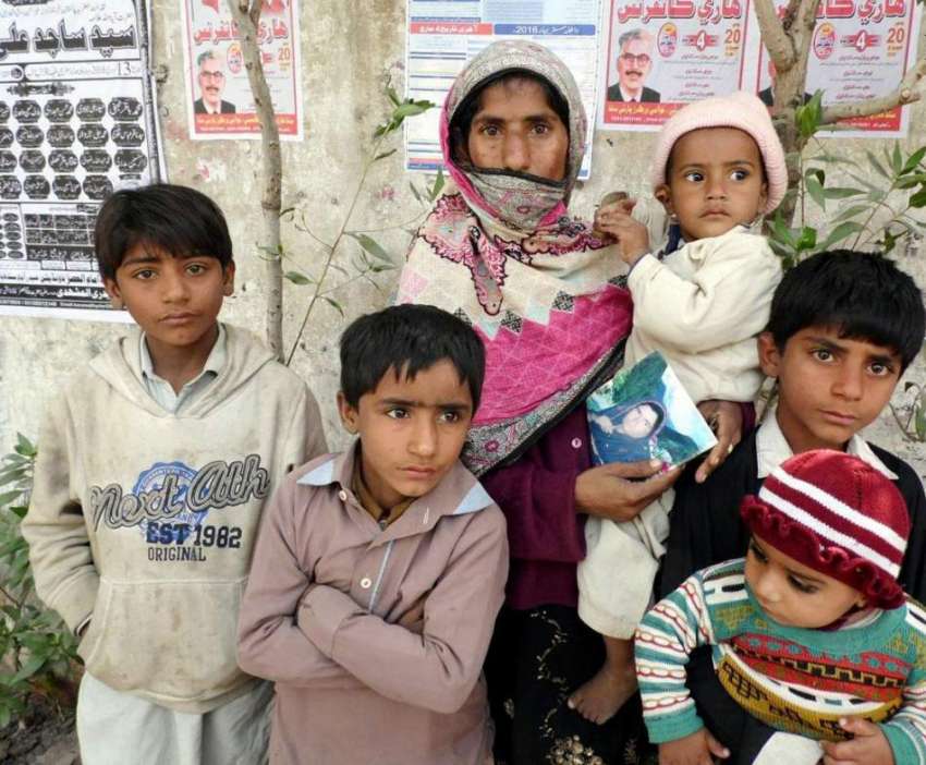 حیدر آباد: پھلیلی کی رہائشی خاتون بیٹیوں کے اغواء کے خلاف ..