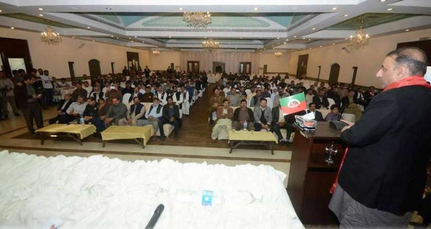 لاہور: تحریک انصاف کے رہنما عبدالعلیم خان حلقہ این اے 128میں ..