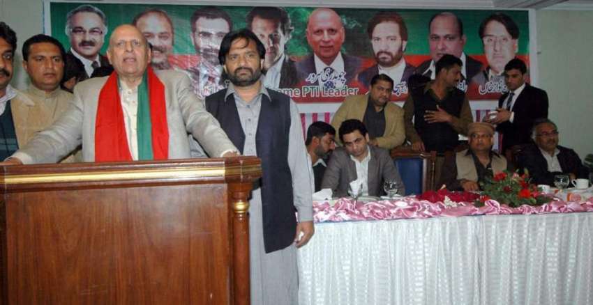 لاہور: تحریک انصاف پنجاب کے سابق آرگنائزر چوہدری محمد سرور ..