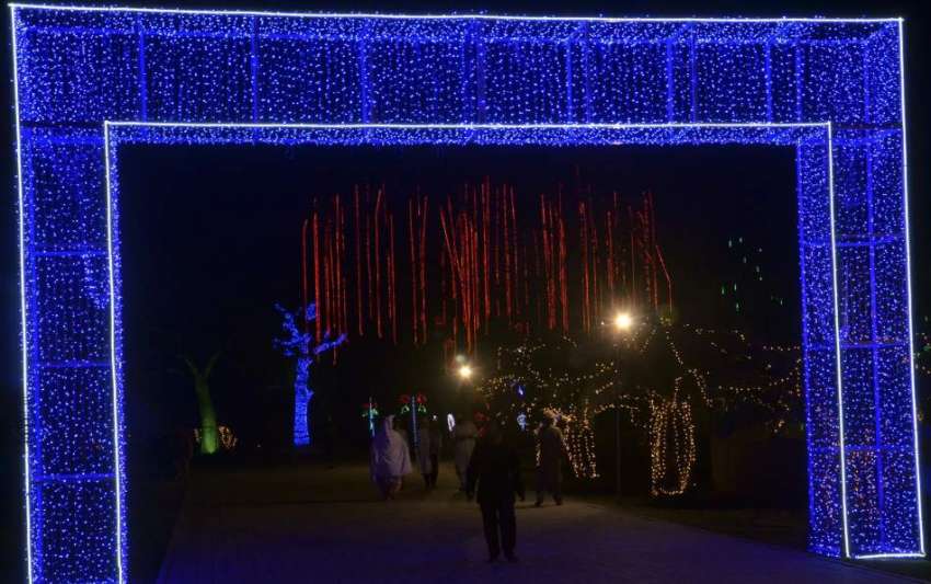 لاہور: جشن بہاراں کی آمد پر ریس کورس پارک کو لائٹوں سے سجایا ..