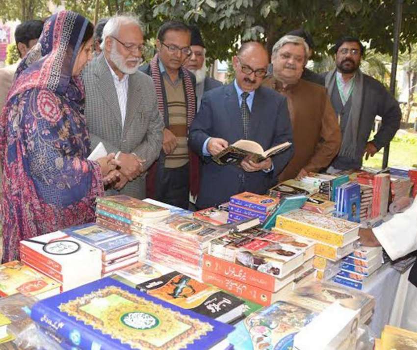 لاہور: وزیر اعظم کے مشیر برائے قومی تارخ و ادبی ورثہ عرفان ..