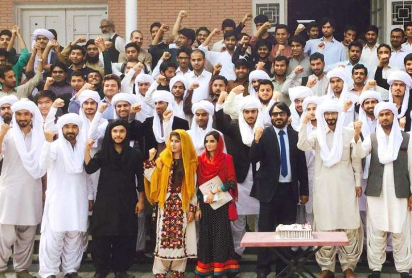 لاہور: یو ای ٹی بلوچ کلچر ڈے کے موقع پر بلوچ طلبہ روایتی پگڑیاں ..