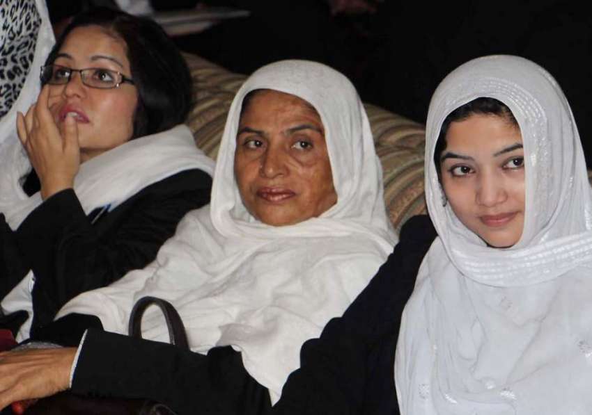 کوئٹہ: وکلاء کے شمولیتی پروگرام میں خواتین وکلاء شریک ہیں۔