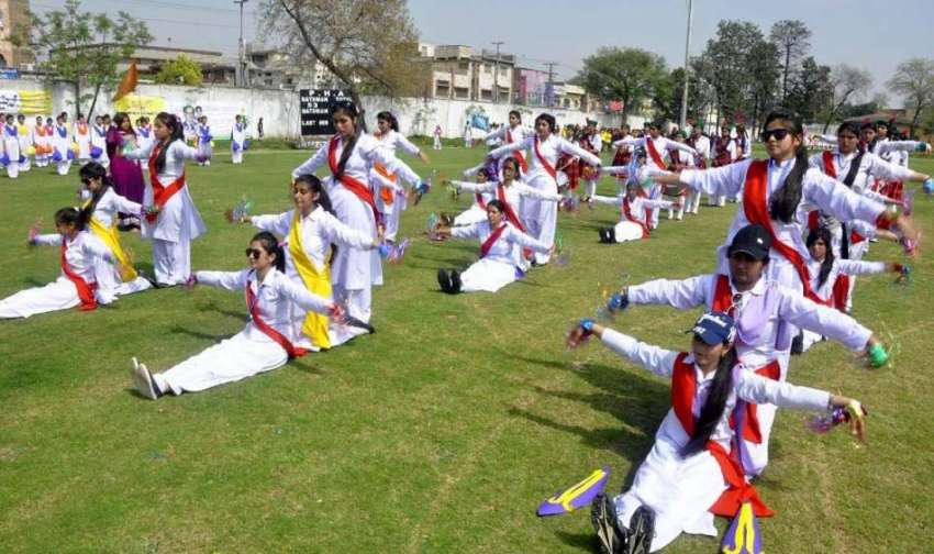 راولپنڈی: وقارالنساء قالج میں کرکٹ سٹیڈیم کے افتتاح کے موقع ..