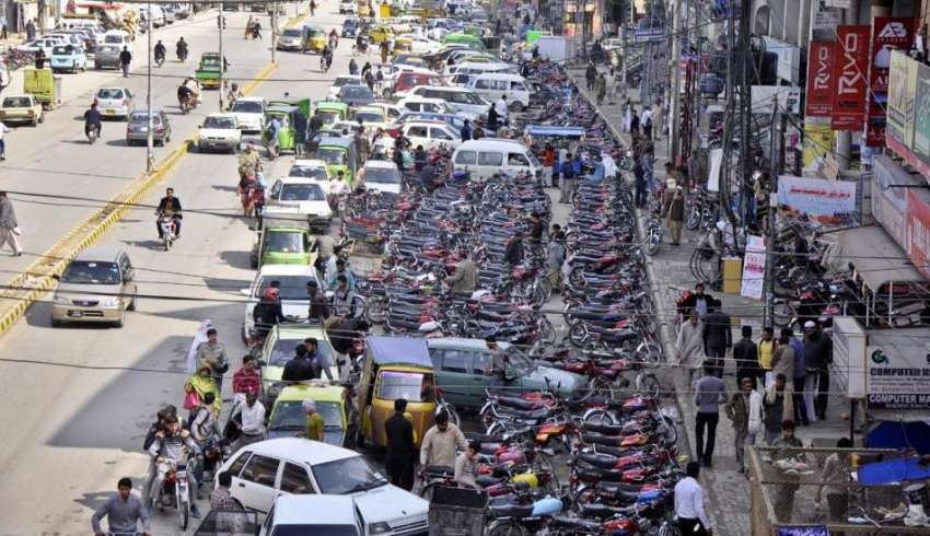 راولپنڈی: سکستھ روڈ نو پارکنگ پر کھڑے مو ٹر سائیکل جس سے ..