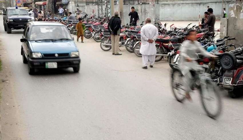راولپنڈی: سر سید چوک میں مقامی کالج کے باہر پارکنگ تجاوزات ..