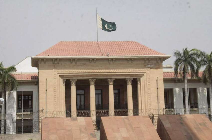 لاہور: سانحہ گلشن اقبال پارک کے سوگ میں پنجاب اسمبلی کی عمارت ..
