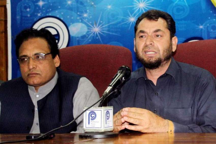 پشاور: فاٹا سیاسی اتحاد کے صدر اقبا ل آفریدی پریس کانفرنس ..