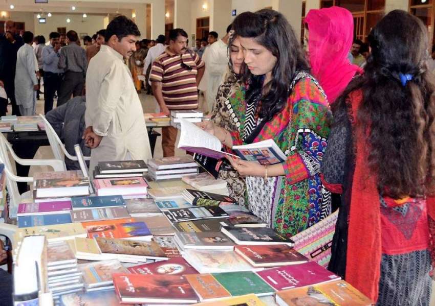 حیدر آباد: مقامی کلب میں منعقدہ لٹریچر فیسٹیول میں خواتین ..