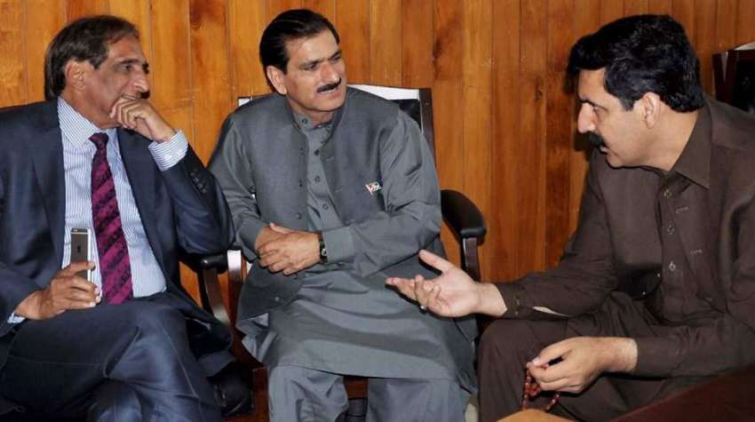 مظفر آباد: نو منتخب ممبر کشمیر کونسل یونس میر کو چوہدری لطیف ..