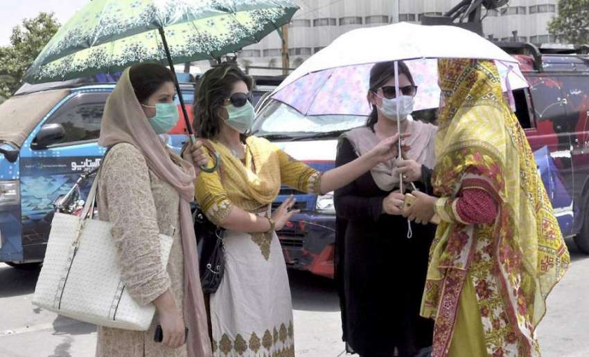 لاہور: مال روڈ پر اپنے مطالبات کے حق میں احتجاج میں شریک ..