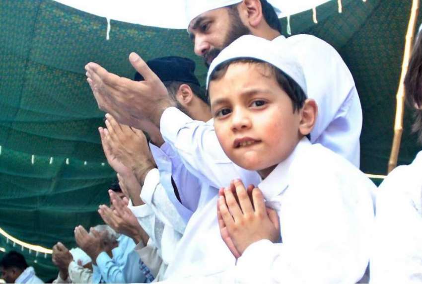 راولپنڈی: قدیمی جامعہ مسجدمیں شہری رمضان المبارک کے پہلے ..