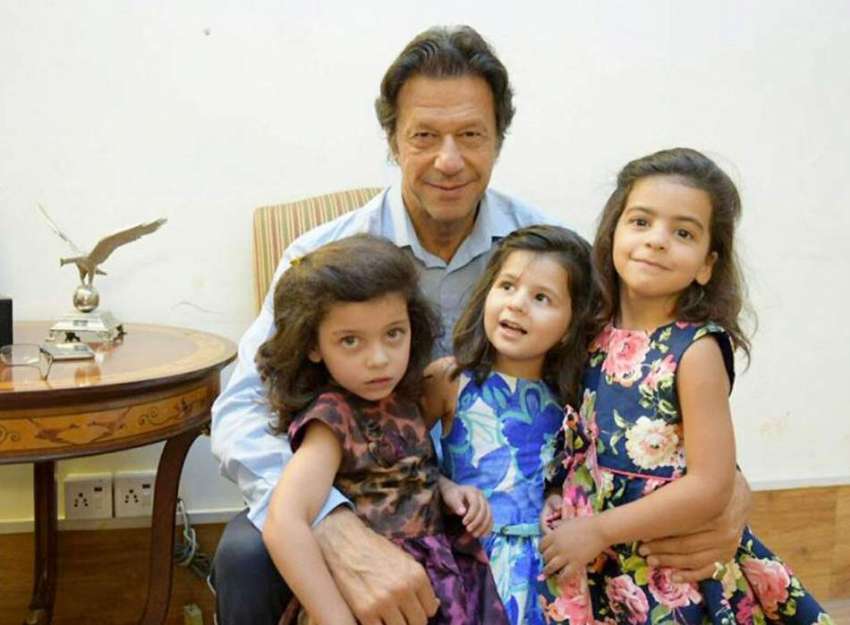 اسلام آباد: چیئرمین پی ٹی آئی عمران خان کا بنی گالہ میں تین ..