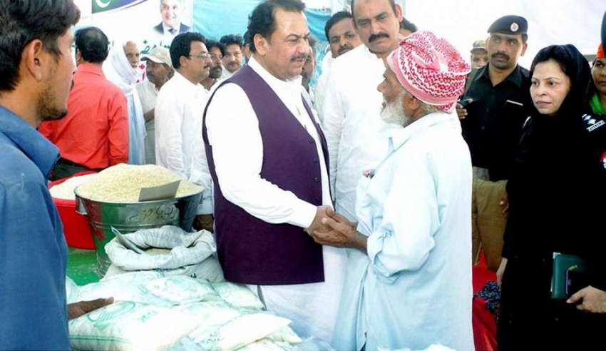 لاہور: صوبائی وزیر زراعت ڈاکٹر فرخ جاوید پاکپتن کے رمضان ..