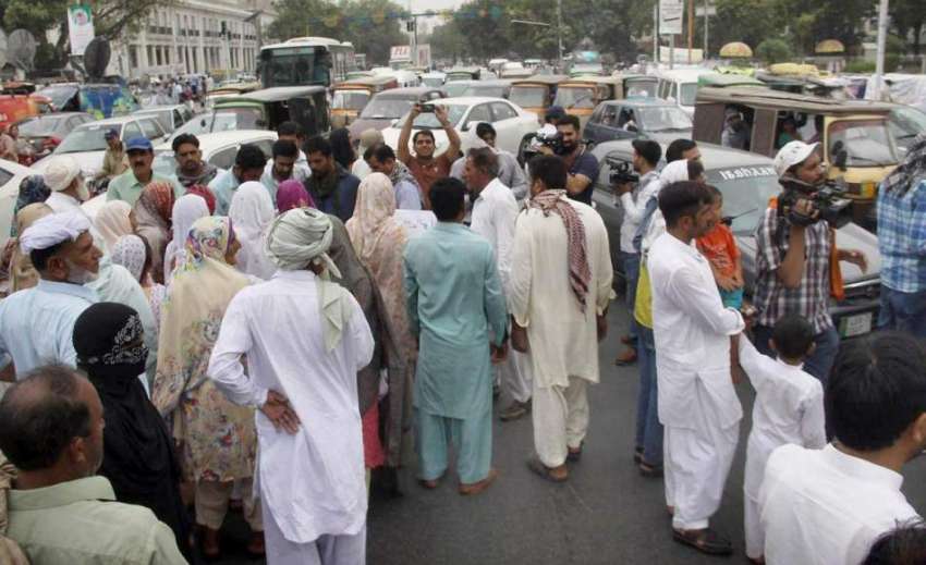لاہور: پسرور کے رہائشی مقامی پولیس کی طرف سے انصاف نہ ملنے ..