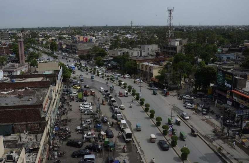 لاہور: علامہ اقبال ٹاؤن مین بلیوارڈ کا خوبصورت منظر۔