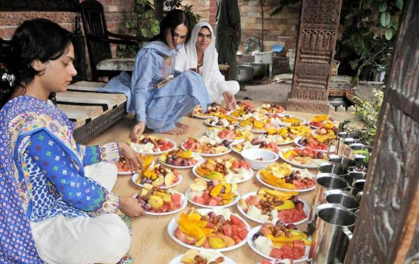 راولپنڈی: کینٹ کے علاقہ میں خواجہ سرا افطاری کی تیاریوں ..