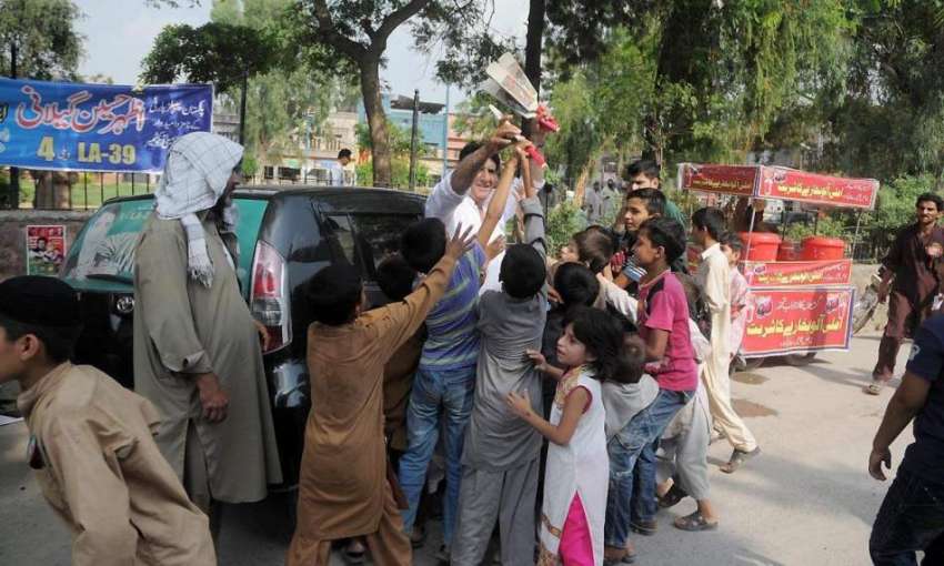 راولپنڈی: آزاد کشمیر انتخابات،پی ٹی آئی کا ایک کارکن بچوں ..
