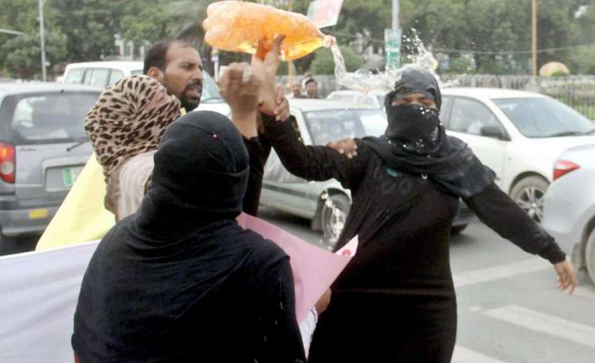 لاہور: عارفوالی کی رہائشی زیادتی کا شکار لڑکی مقامی پولیس ..