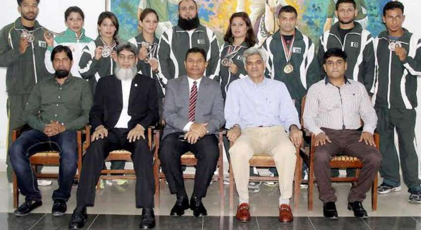 لاہور: ایشین جوجٹسو بیچ چمپئن شپ میں 15میڈلز جیتنے والی ٹیم ..