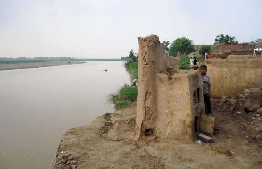 شکر گڑھ: بھارت سے آنیوالے سیلابی ریلے کے باعث شاہ پور گاؤں ..