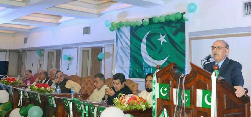 لاہور: مشیر وزیر اعظم عرفان صدیقی ایوان اقبال کمپلیکس میں ..