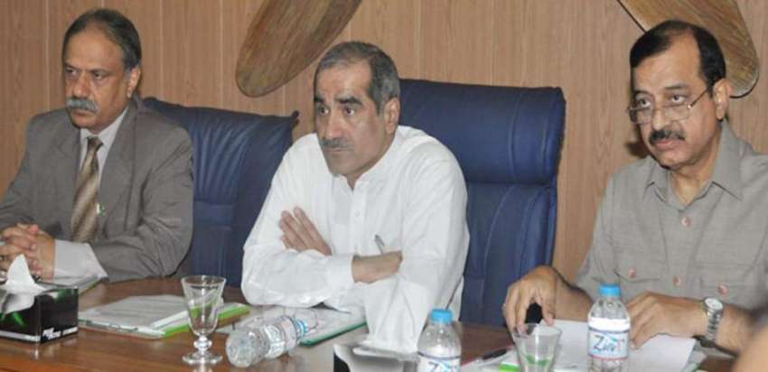 لاہور: وزیر ریلوے خواجہ سعد رفیق ورکشاپس مغلپورہ میں اعلیٰ ..