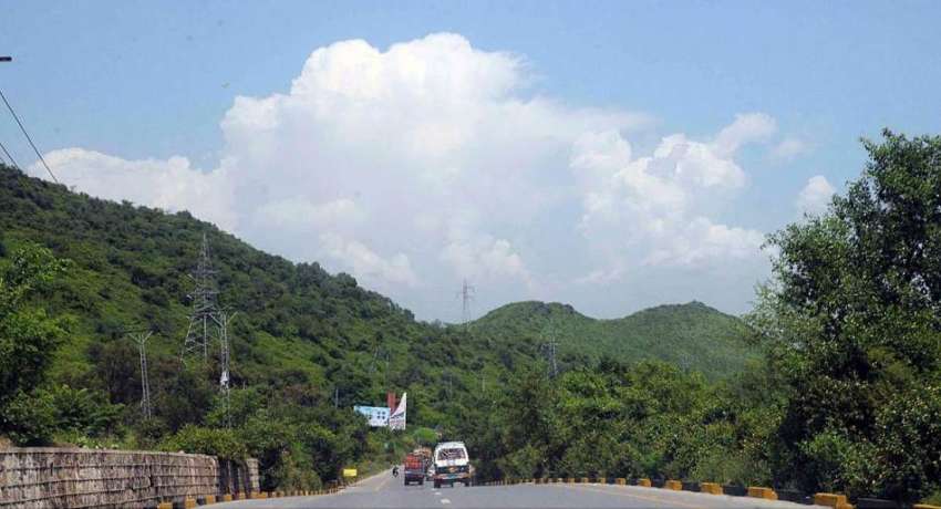 اسلام آباد: آسمان پر چھائے بادلوں کا خوبصورت منظر۔