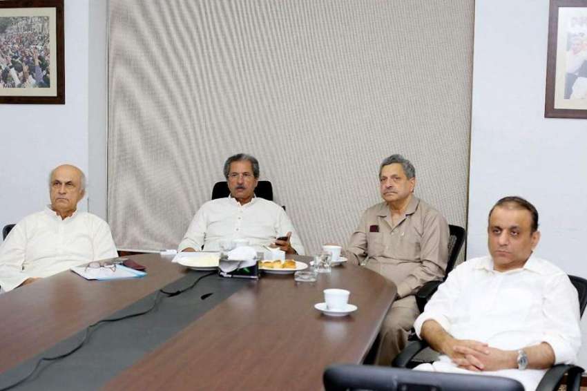 لاہور: پی ٹی آئی کور کمیٹی کے اجلاس میں عبدالعلیم خان، اسحاق ..