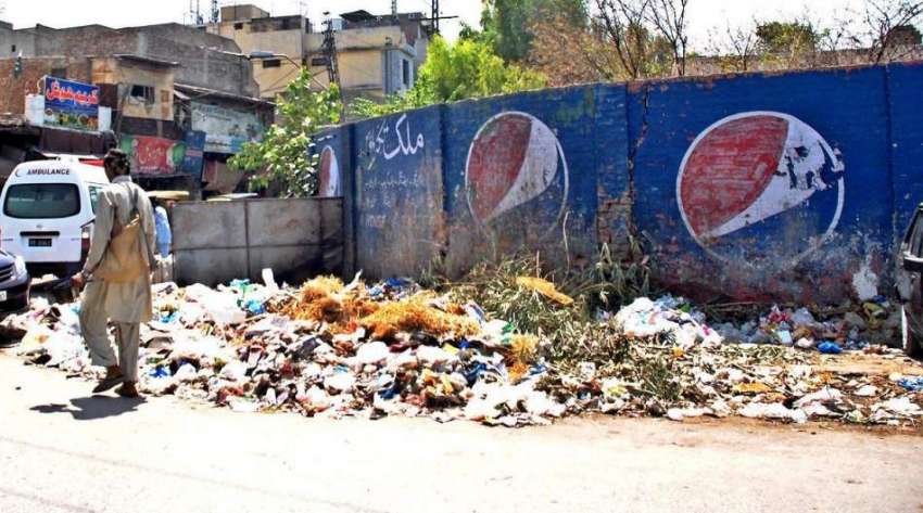 راولپنڈی: کنٹونمنٹ بورڈ کے علاقہ میں پڑا کچرا انتظامیہ کا ..
