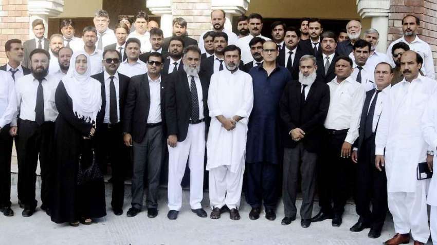 راولپنڈی: انصاف لائر فورم کے وکلاء کی طرف سے ڈسٹرکٹ بار میں ..
