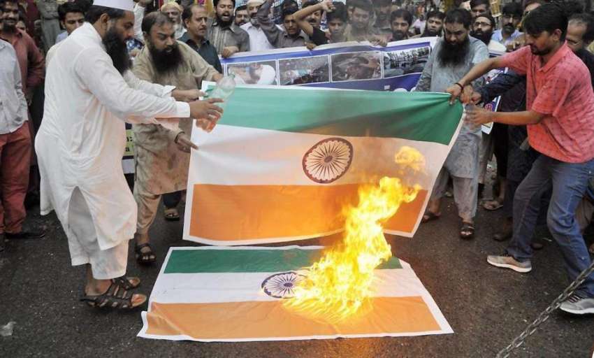 لاہور: مقبوضہ کشمیر میں بھارتی مظالم کے خلاف احتجاجی مظاہرے ..