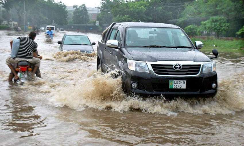 لاہور: وفاقی دارالحکومت میں ہونیوالی موسلا دھار بارش کے ..